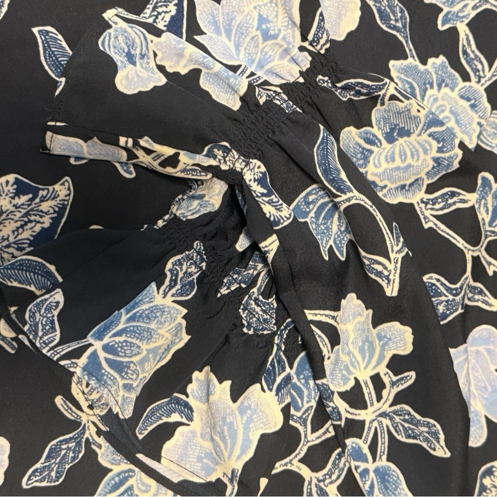Joie Navy Blue and Light Blue Floral Print Long sleeves Blouse Size S - Picture 9 of 12